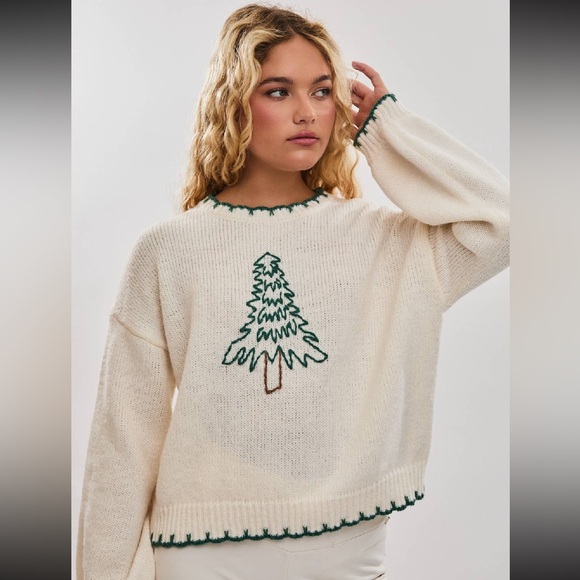 Le Lis Sweaters - Christmas Tree Knit Sweater
